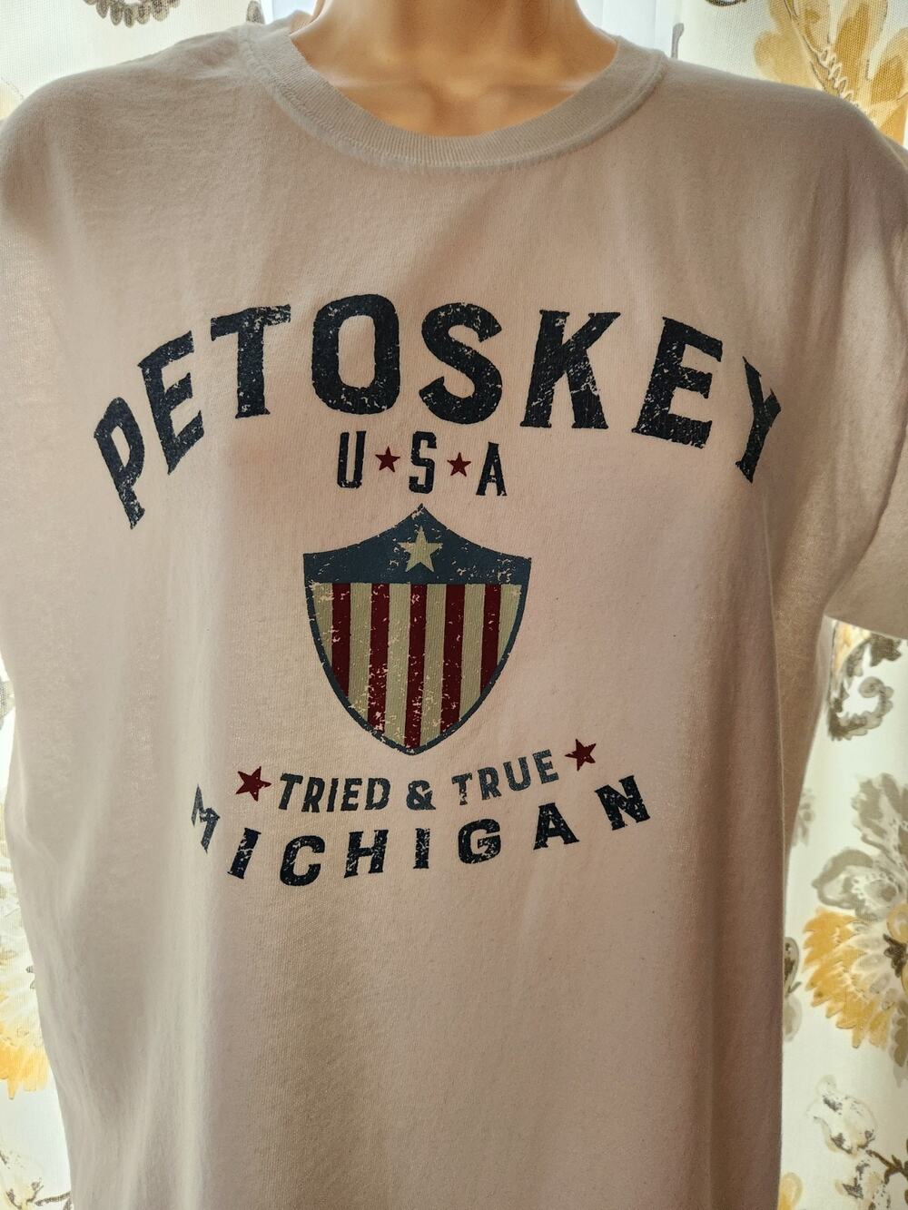 Petoskey USA Michigan White T Shirt Size Medium 100% Cotton Crew Neck